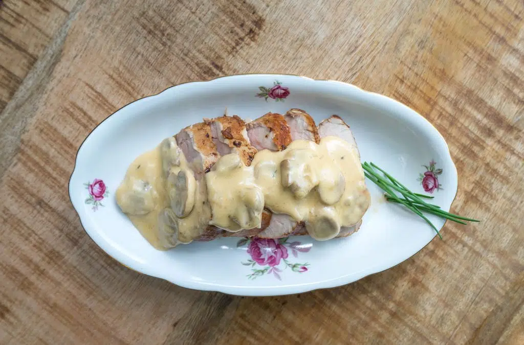 Varkenshaasje met champignonroomsaus