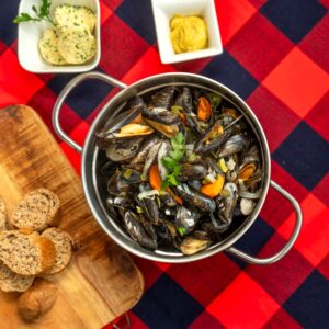 mosselen in witte wijnsaus